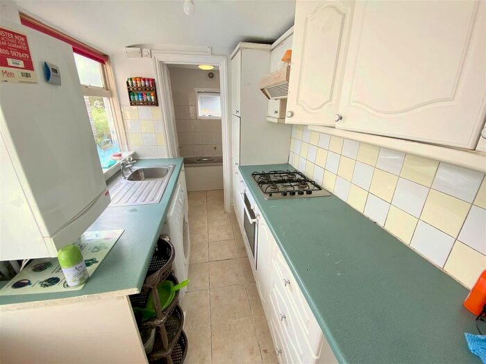 2 Bedroom Terraced House To Rent In Russell Street, Luton, LU1