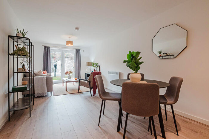 2 Bedroom Apartment To Rent In Brick Kiln Road, Manchester, M12