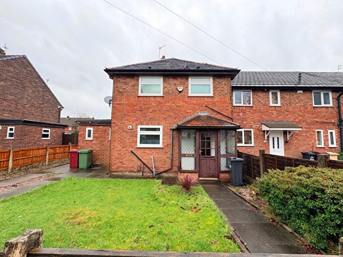 3 Bedroom End Of Terrace House For Sale In Downham Avenue, Bolton, BL2