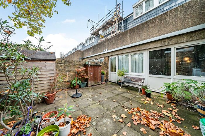 1 Bedroom Flat For Sale In Paulet Road, London, SE5