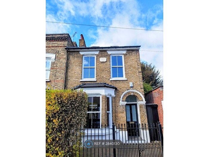 4 Bedroom End Terrace House To Rent In Latimer Road, London, E7