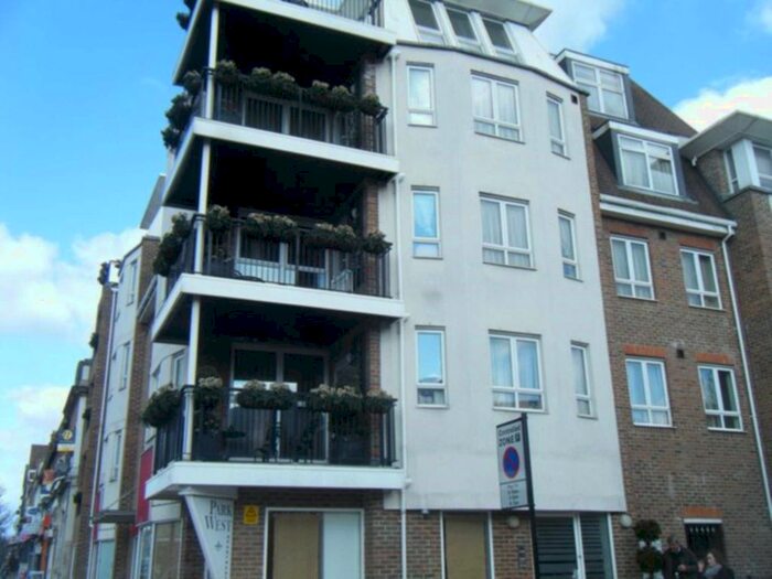 2 Bedroom Flat To Rent In Uxbridge Road, London, W5