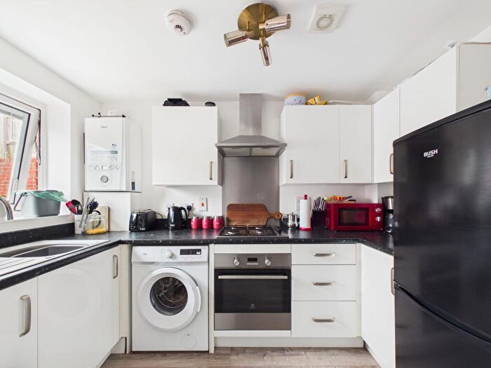 2 Bedroom End Of Terrace House For Sale In Regis Park Road, Reading, RG6