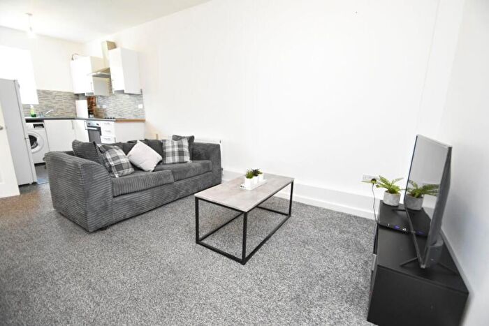 2 Bedroom Flat To Rent In Marshall Terrace -, DH1