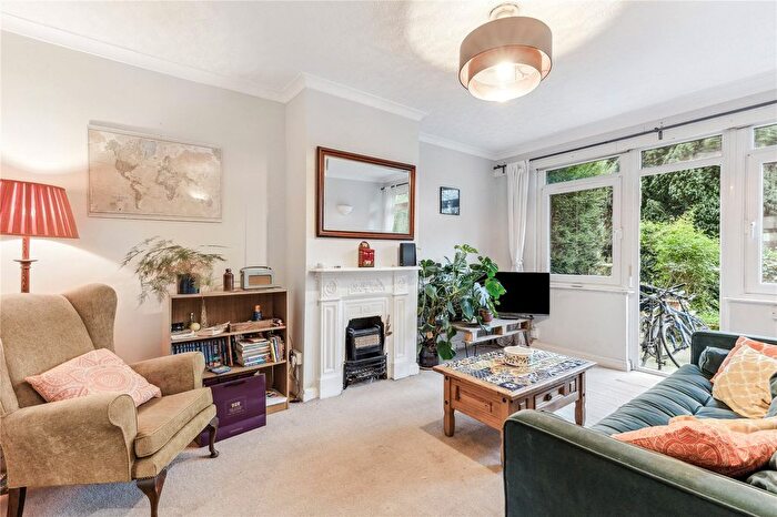 2 Bedroom Flat To Rent In Upper Tooting Park, London, SW17