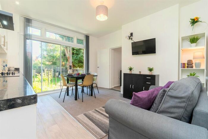 1 Bedroom Flat To Rent In School Road, Moseley, Birmingham, B13