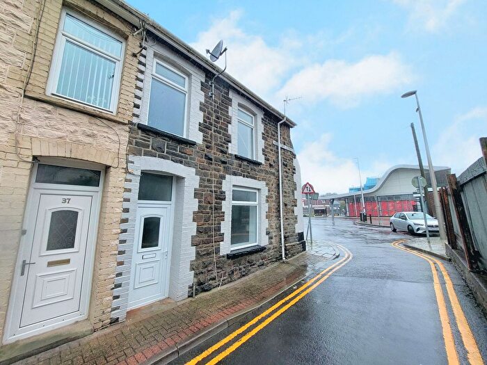 2 Bedroom End Of Terrace House To Rent In West Taff Street, Porth, CF39