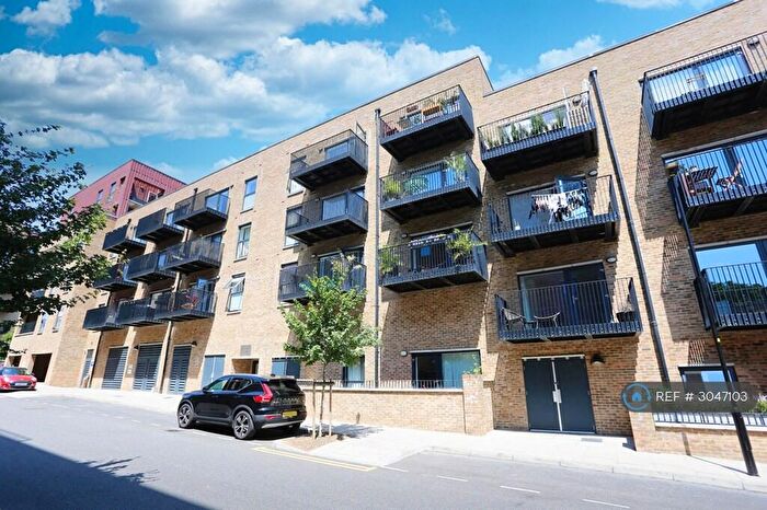 1 Bedroom Flat To Rent In Kerswell Court, London, SE18