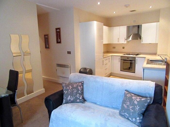 1 Bedroom Flat To Rent In Pugh Buildings, Cowell St, Llanelli., SA15
