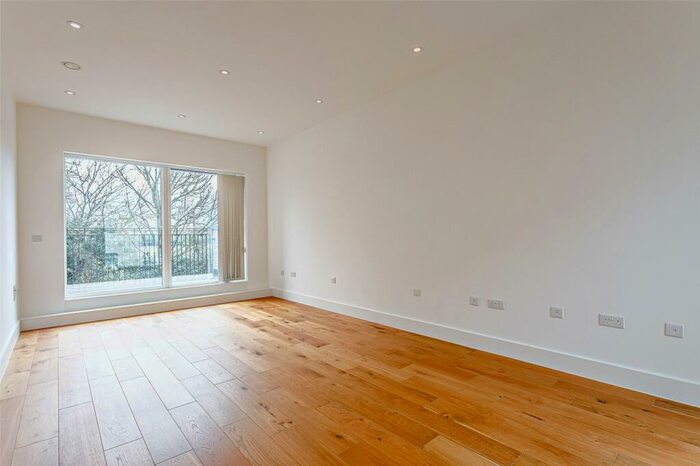 4 Bedroom Terraced House To Rent In Lapwing Avenue, Trumpington, Cambridge, CB2