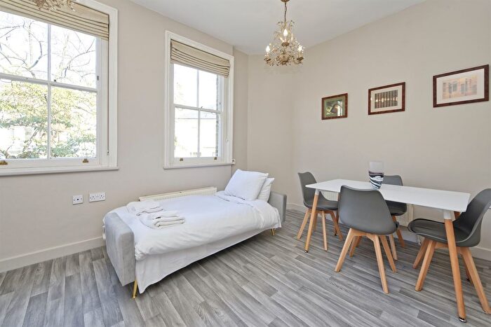 1 Bedroom Flat To Rent In Pembridge Villas, W11