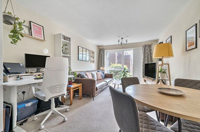 1 Bedroom Flat For Sale In Southcote Lane, Reading, Berkshire, RG30