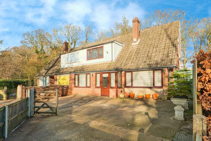 3 Bedroom Chalet For Sale In Roughton Road, Felbrigg, Norwich, NR11
