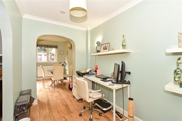 2 Bedroom Semi-Detached House For Sale In Windmill Platt, Handcross, Haywards Heath, West Sussex, RH17