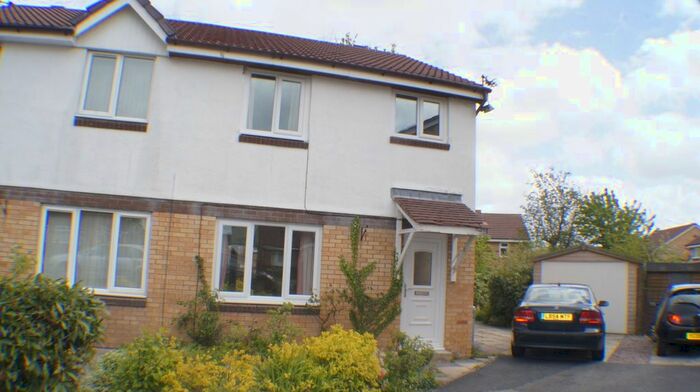 3 Bedroom Semi-Detached House To Rent In Sanderling Court, Bradford, BD8