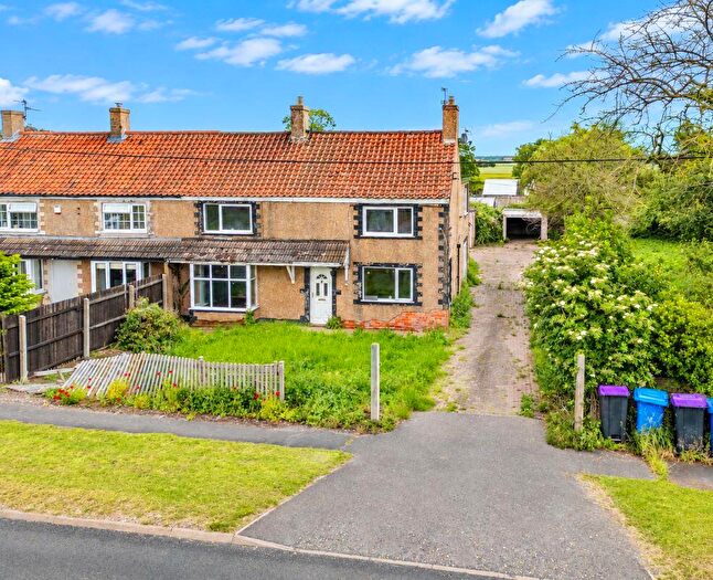 4 Bedroom Semi-Detached House For Sale In Lilac Cottage, Horncastle Road, Bardney, Lincoln, LN3