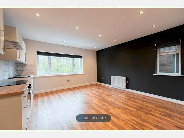 1 Bedroom Flat To Rent In Bank House, Walshaw, Bury, BL8
