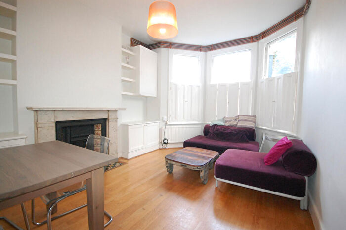 2 Bedroom Flat To Rent In Hampden Road, N8