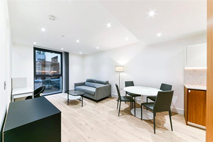 2 Bedroom Apartment For Sale In Neroli House, Piazza Walk, Tower Hamlets, London, E1