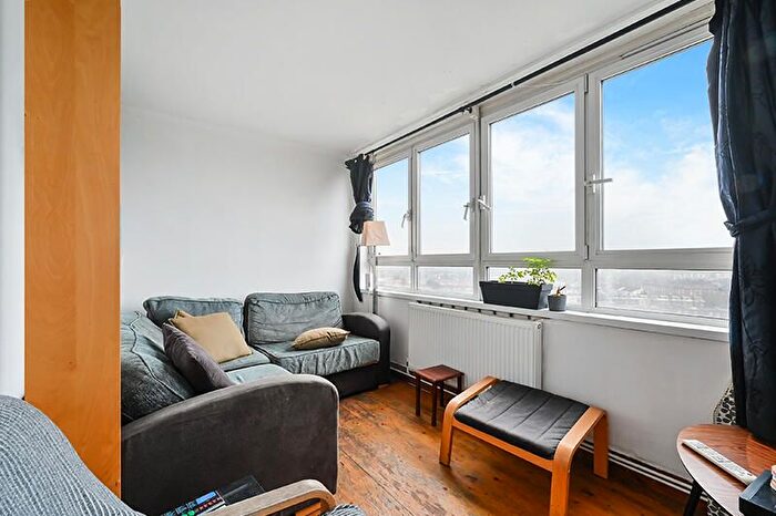 2 Bedroom Flat For Sale In Clapham Road, London, SW9