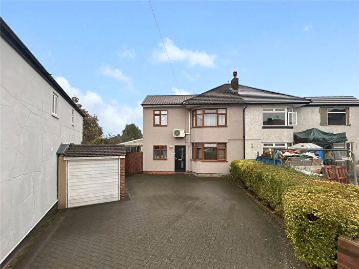 4 Bedroom Semi Detached House For Sale In Cowper Close, Welling, DA16