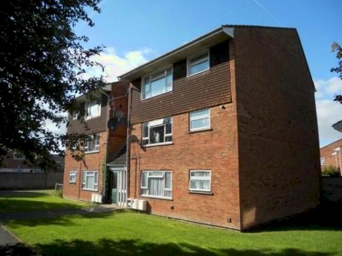 2 Bedroom Flat To Rent In Wynter Close, Weston-Super-Mare, BS22