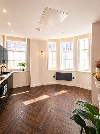 1 Bedroom Flat To Rent In Centenary House, North Street, LS2