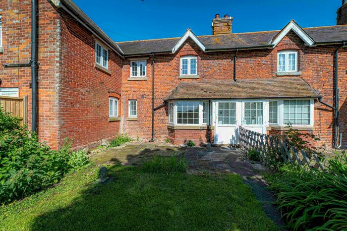 2 Bedroom Cottage For Sale In Rowling, Goodnestone, CT3