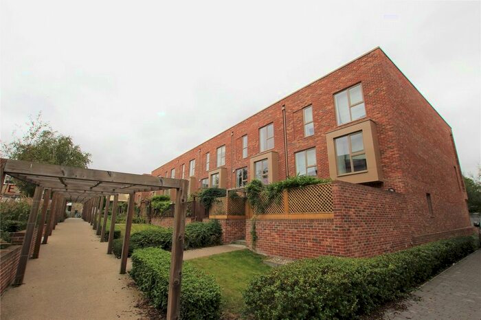 5 Bedroom Detached House To Rent In Harrison Drive, Cambridge, CB2