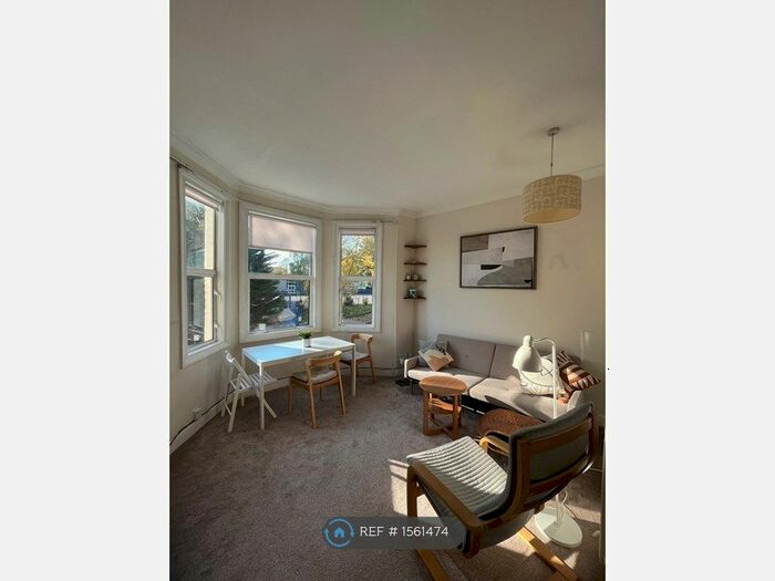 2 Bedroom Flat To Rent In Highgate Hill, London, N19