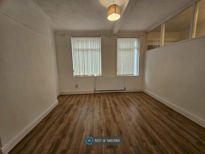 3 Bedroom Terraced House To Rent In Clovelly Road, Liverpool, L4