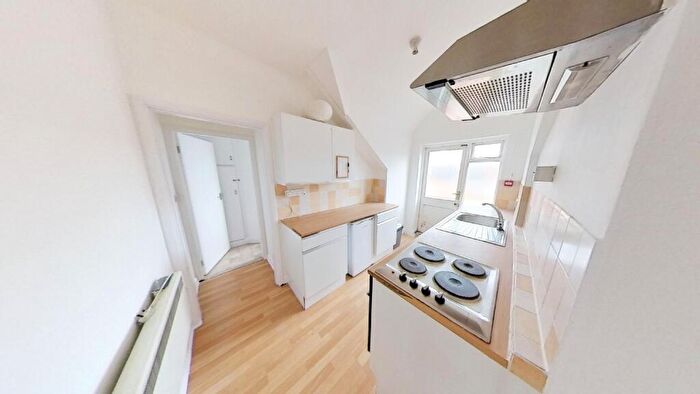 1 Bedroom Flat To Rent In Queens Road, Clarendon Park, Leicester, LE2