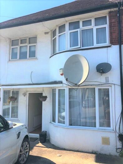 2 Bedroom Maisonette To Rent In Stuart Avenue, Harrow HA2
