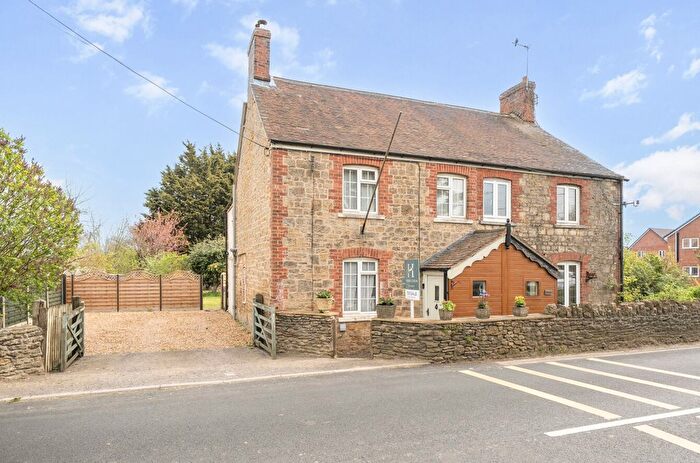 4 Bedroom Semi-Detached House For Sale In Slades Hill, Templecombe, Somerset, BA8