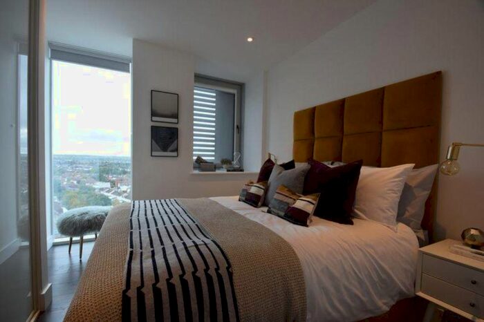 1 Bedroom Flat To Rent In Christchurch Road, Mitcham SW19