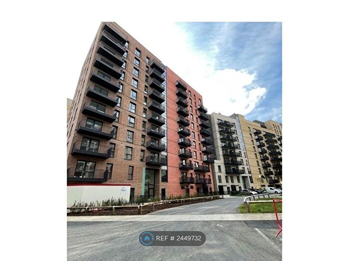 2 Bedroom Flat To Rent In Cranton Avenue, Hayes, Middlesex, UB3