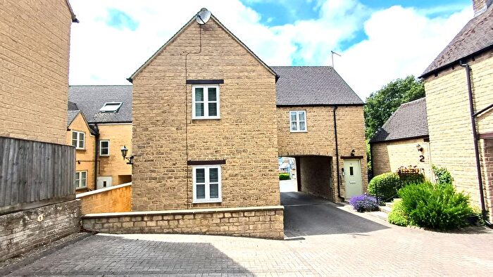 2 Bedroom Flat To Rent In Albion Street, Chipping Norton, OX7