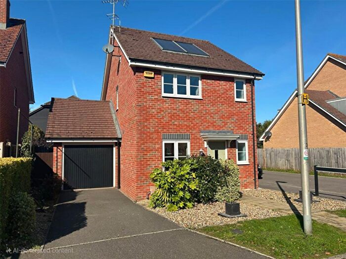 3 Bedroom Detached House For Sale In Saxon Gate, Burghfield, Reading, Berkshire, RG30