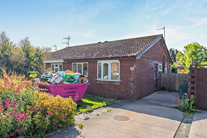 2 Bedroom Semi-Detached Bungalow For Sale In Garth Clarendon, Kinmel Bay, Conwy, LL18