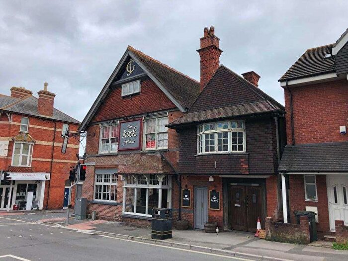 1 Bedroom Flat To Rent In Abbotsbury Road, Weymouth, DT4