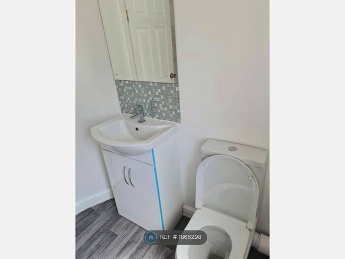 1 Bedroom Property To Rent In Haydons Road, London, SW19