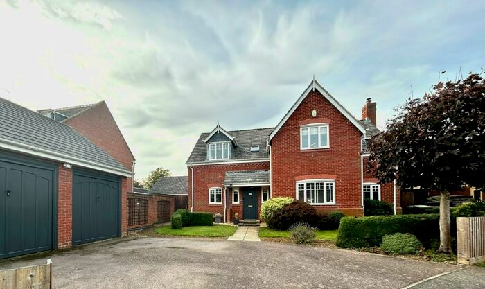 4 Bedroom Detached House For Sale In Cherry Hill, Old, Northampton, NN6