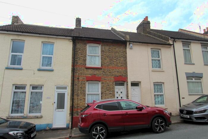 2 Bedroom Terraced House To Rent In Gordon Road, Chatham, ME4