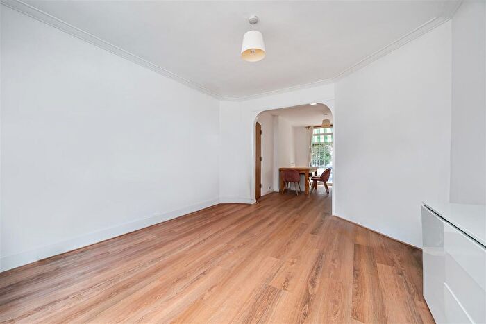 5 Bedroom Detached House To Rent In The Gardens, Harrow, HA1