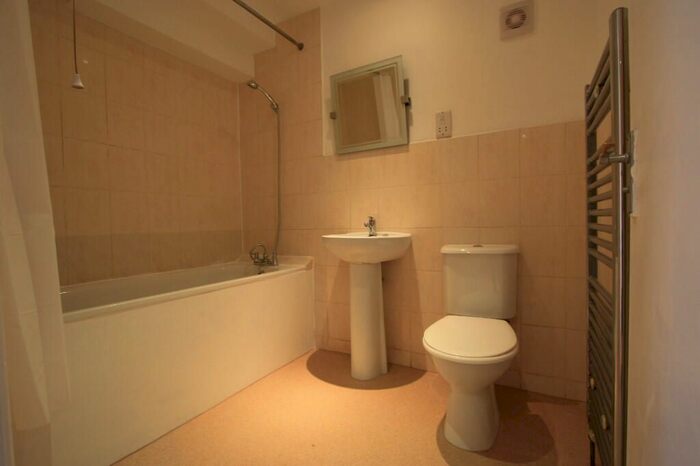 2 Bedroom Flat To Rent In Hotham Road, London, SW15