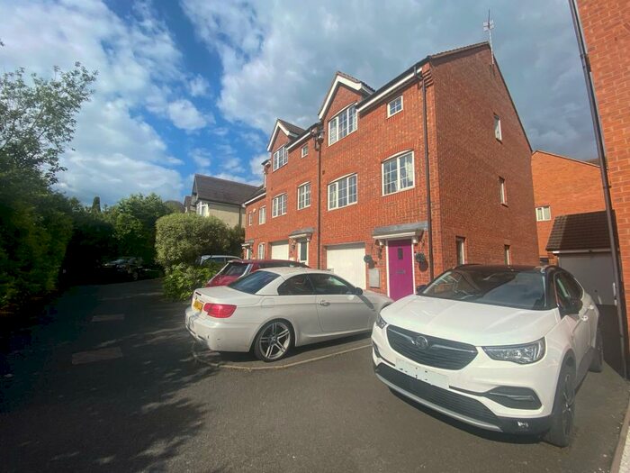 3 Bedroom House To Rent In Marlgrove Court, Bromsgrove, B61