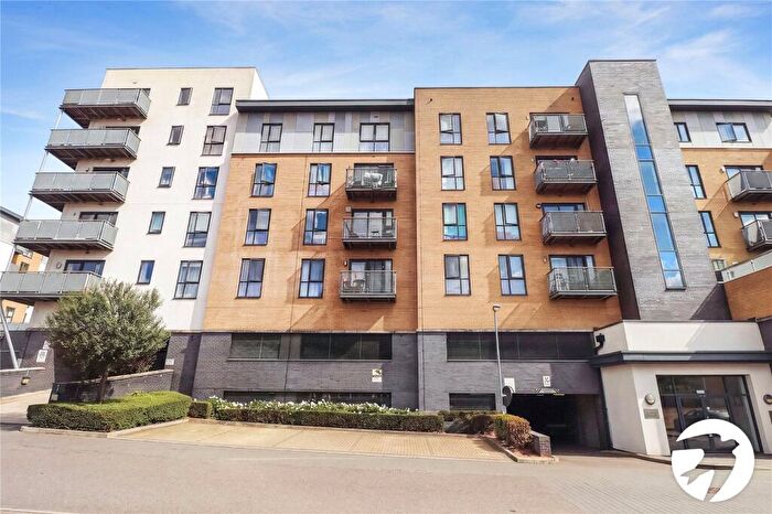 2 Bedroom Flat For Sale In Little Brights Road, Belvedere, DA17