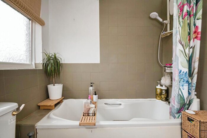 3 Bedroom Terraced House For Sale In Mead Close, Romsey, SO51
