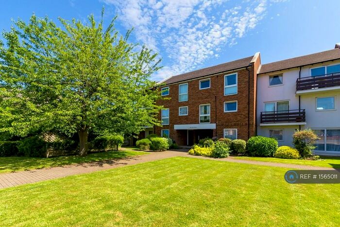 2 Bedroom Flat To Rent In Malting Mead, Hatfield, AL10