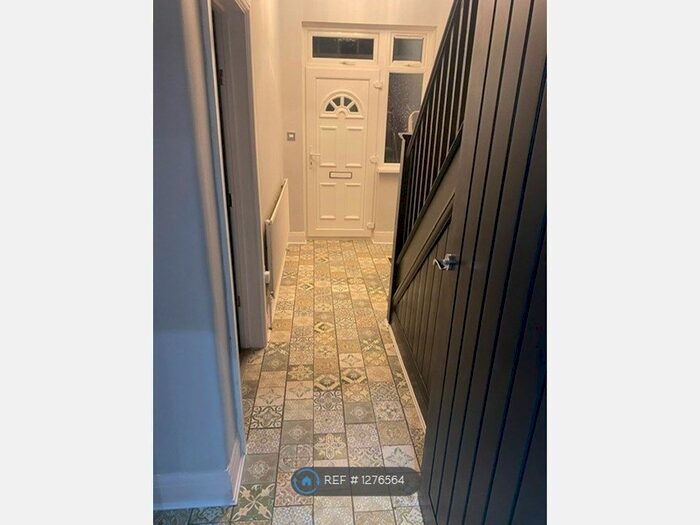 3 Bedroom Semi-Detached House To Rent In Staines Road, Ilford IG1